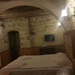 Has Cave