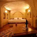 Hotel Has Cave