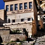 Hotel Has Cave