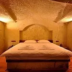Hotel Has Cave