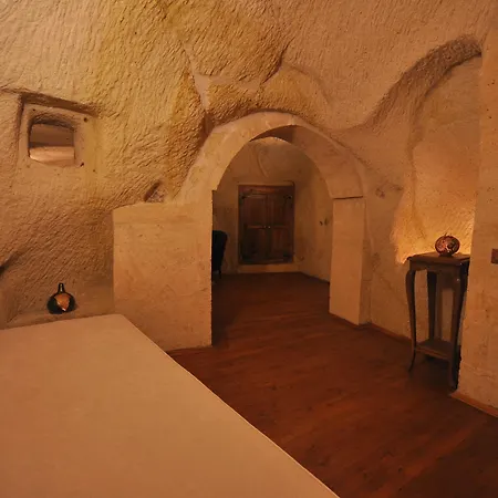 Has Cave Hotel