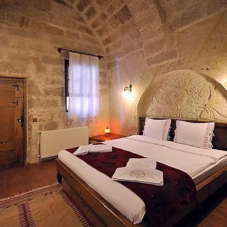 Has Cave Hotel