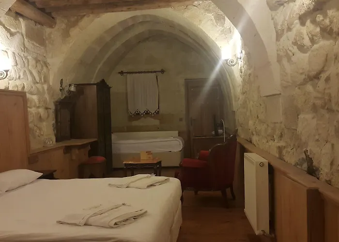 Hotel Has Cave