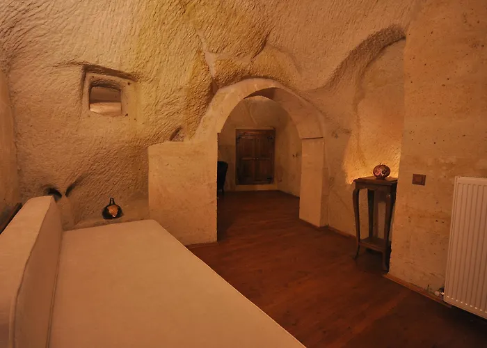 Has Cave Hotel