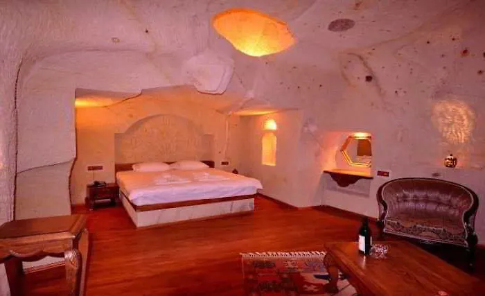 Has Cave Hotel 2*