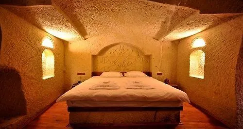 Hotel Has Cave